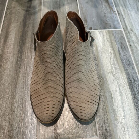 Lucky Brand Gray perforated side zip leather bootie Size 7.5 M Taupe Beige Color - Picture 3 of 6
